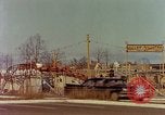 Image Traverser le centre commercial de comté dans les années 1950 Yonkers New York USA, 1958, de la seconde 44 séquences d'archives historiques vidéo 65675029792