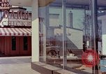 Standbild suburbanen Shopping Center Yonkers New York USA, 1958, aus Sekunde 1 historischem Filmmaterial Videoclip 65675029793