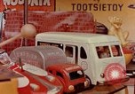 Standbild suburbanen Shopping Center Yonkers New York USA, 1958, aus Sekunde 49 historischem Filmmaterial Videoclip 65675029793