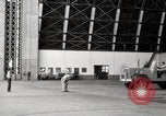 Image undock dirigeable United States USA, 1957, de la seconde 21 séquences d'archives historiques vidéo 65675029797
