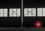 Image undock dirigeable United States USA, 1957, de la seconde 56 séquences d'archives historiques vidéo 65675029797