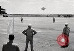Standbild Landung und masting Luftschiff United States USA, 1957, aus Sekunde 12 historischem Filmmaterial Videoclip 65675029799