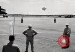 Standbild Landung und masting Luftschiff United States USA, 1957, aus Sekunde 14 historischem Filmmaterial Videoclip 65675029799