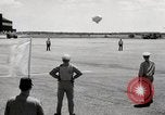 Standbild Landung und masting Luftschiff United States USA, 1957, aus Sekunde 15 historischem Filmmaterial Videoclip 65675029799