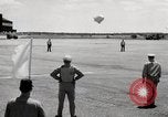 Standbild Landung und masting Luftschiff United States USA, 1957, aus Sekunde 17 historischem Filmmaterial Videoclip 65675029799