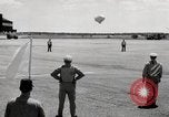 Standbild Landung und masting Luftschiff United States USA, 1957, aus Sekunde 18 historischem Filmmaterial Videoclip 65675029799