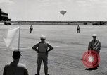 Standbild Landung und masting Luftschiff United States USA, 1957, aus Sekunde 19 historischem Filmmaterial Videoclip 65675029799