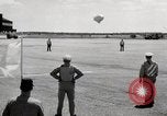 Standbild Landung und masting Luftschiff United States USA, 1957, aus Sekunde 22 historischem Filmmaterial Videoclip 65675029799