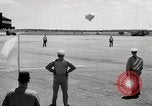 Standbild Landung und masting Luftschiff United States USA, 1957, aus Sekunde 23 historischem Filmmaterial Videoclip 65675029799