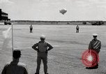 Standbild Landung und masting Luftschiff United States USA, 1957, aus Sekunde 28 historischem Filmmaterial Videoclip 65675029799