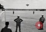 Standbild Landung und masting Luftschiff United States USA, 1957, aus Sekunde 29 historischem Filmmaterial Videoclip 65675029799