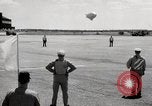 Standbild Landung und masting Luftschiff United States USA, 1957, aus Sekunde 30 historischem Filmmaterial Videoclip 65675029799