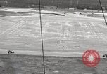 Standbild Landung und masting Luftschiff United States USA, 1957, aus Sekunde 35 historischem Filmmaterial Videoclip 65675029799