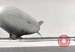Standbild Landung und masting Luftschiff United States USA, 1957, aus Sekunde 43 historischem Filmmaterial Videoclip 65675029799