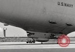Standbild Landung und masting Luftschiff United States USA, 1957, aus Sekunde 61 historischem Filmmaterial Videoclip 65675029799