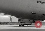 Standbild Landung und masting Luftschiff United States USA, 1957, aus Sekunde 62 historischem Filmmaterial Videoclip 65675029799