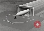 Standbild docking Luftschiff United States USA, 1957, aus Sekunde 23 historischem Filmmaterial Videoclip 65675029800