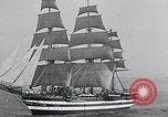 Standbild Italiener willkommen Die USS Arkansas (BB-33) zu Besuch in Neapel Neapel Italien, 1934, aus Sekunde 8 historischem Filmmaterial Videoclip 65675029860
