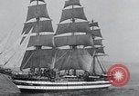 Standbild Italiener willkommen Die USS Arkansas (BB-33) zu Besuch in Neapel Neapel Italien, 1934, aus Sekunde 9 historischem Filmmaterial Videoclip 65675029860