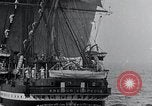 Standbild Italiener willkommen Die USS Arkansas (BB-33) zu Besuch in Neapel Neapel Italien, 1934, aus Sekunde 14 historischem Filmmaterial Videoclip 65675029860
