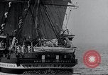 Standbild Italiener willkommen Die USS Arkansas (BB-33) zu Besuch in Neapel Neapel Italien, 1934, aus Sekunde 15 historischem Filmmaterial Videoclip 65675029860