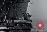 Standbild Italiener willkommen Die USS Arkansas (BB-33) zu Besuch in Neapel Neapel Italien, 1934, aus Sekunde 20 historischem Filmmaterial Videoclip 65675029860
