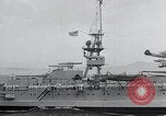 Standbild Italiener willkommen Die USS Arkansas (BB-33) zu Besuch in Neapel Neapel Italien, 1934, aus Sekunde 23 historischem Filmmaterial Videoclip 65675029860