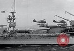 Standbild Italiener willkommen Die USS Arkansas (BB-33) zu Besuch in Neapel Neapel Italien, 1934, aus Sekunde 27 historischem Filmmaterial Videoclip 65675029860