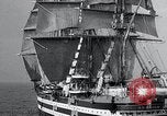 Standbild Italiener willkommen Die USS Arkansas (BB-33) zu Besuch in Neapel Neapel Italien, 1934, aus Sekunde 33 historischem Filmmaterial Videoclip 65675029860