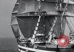 Standbild Italiener willkommen Die USS Arkansas (BB-33) zu Besuch in Neapel Neapel Italien, 1934, aus Sekunde 34 historischem Filmmaterial Videoclip 65675029860