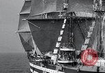 Standbild Italiener willkommen Die USS Arkansas (BB-33) zu Besuch in Neapel Neapel Italien, 1934, aus Sekunde 35 historischem Filmmaterial Videoclip 65675029860