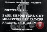 Image déposants bancaires Hempstead New York USA, 1934, de la seconde 1 séquences d'archives historiques vidéo 65675029865