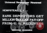 Image déposants bancaires Hempstead New York USA, 1934, de la seconde 3 séquences d'archives historiques vidéo 65675029865