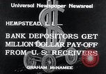 Image déposants bancaires Hempstead New York USA, 1934, de la seconde 4 séquences d'archives historiques vidéo 65675029865
