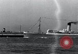 Standbild Ozeanriesen New York United States USA, 1935, aus Sekunde 26 historischem Filmmaterial Videoclip 65675029870