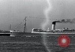 Standbild Ozeanriesen New York United States USA, 1935, aus Sekunde 29 historischem Filmmaterial Videoclip 65675029870