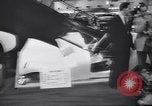 Image Earls Court Motor Show Londres Angleterre, 1959, de la seconde 54 séquences d'archives historiques vidéo 65675029873