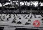 Image Romes police moto Italie, 1959, de la seconde 62 séquences d'archives historiques vidéo 65675029874