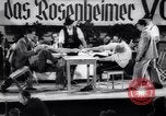Image doigt-match de lutte la Bavière en Allemagne, 1959, de la seconde 37 séquences d'archives historiques vidéo 65675029875