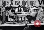 Image doigt-match de lutte la Bavière en Allemagne, 1959, de la seconde 43 séquences d'archives historiques vidéo 65675029875