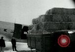 Standbild Haylift Betrieb Western United states USA, 1948, aus Sekunde 24 historischem Filmmaterial Videoclip 65675029883