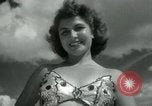 Standbild metallic swimsuits Florida United States USA, 1948, aus Sekunde 20 historischem Filmmaterial Videoclip 65675029887