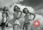 Standbild metallic swimsuits Florida United States USA, 1948, aus Sekunde 42 historischem Filmmaterial Videoclip 65675029887