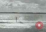 Standbild ski-Turnier Dubuque Iowa USA, 1948, aus Sekunde 9 historischem Filmmaterial Videoclip 65675029889