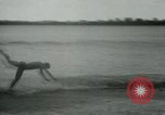 Standbild ski-Turnier Dubuque Iowa USA, 1948, aus Sekunde 13 historischem Filmmaterial Videoclip 65675029889