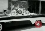 Standbild Designerkleidung Long Island New York USA, 1956, aus Sekunde 8 historischem Filmmaterial Videoclip 65675029893