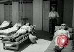 Standbild Designerkleidung Long Island New York USA, 1956, aus Sekunde 28 historischem Filmmaterial Videoclip 65675029893