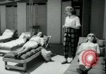 Standbild Designerkleidung Long Island New York USA, 1956, aus Sekunde 29 historischem Filmmaterial Videoclip 65675029893
