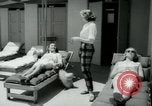 Standbild Designerkleidung Long Island New York USA, 1956, aus Sekunde 30 historischem Filmmaterial Videoclip 65675029893