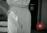 Standbild Designerkleidung Long Island New York USA, 1956, aus Sekunde 38 historischem Filmmaterial Videoclip 65675029893